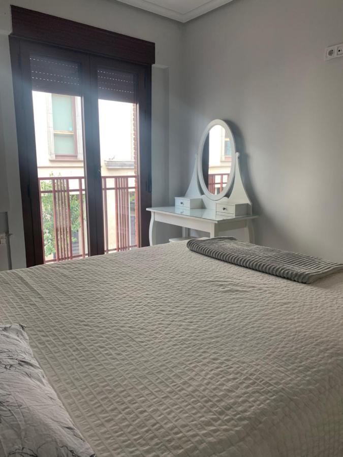 Apartamento Deluxe, 4 Habitaciones, Parking Мадрид Екстер'єр фото